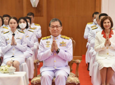 ร่วมประกอบพิธีวางพานพุ่ม ถวายราชสักการะ ... พารามิเตอร์รูปภาพ 4