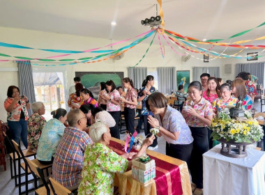 กิจกรรม รดน้ำดำหัวผู้สูงอายุ และพิธีสรงน้ำพระพุทธรูป พารามิเตอร์รูปภาพ 10