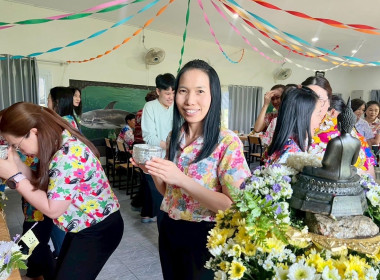 กิจกรรม รดน้ำดำหัวผู้สูงอายุ และพิธีสรงน้ำพระพุทธรูป พารามิเตอร์รูปภาพ 7